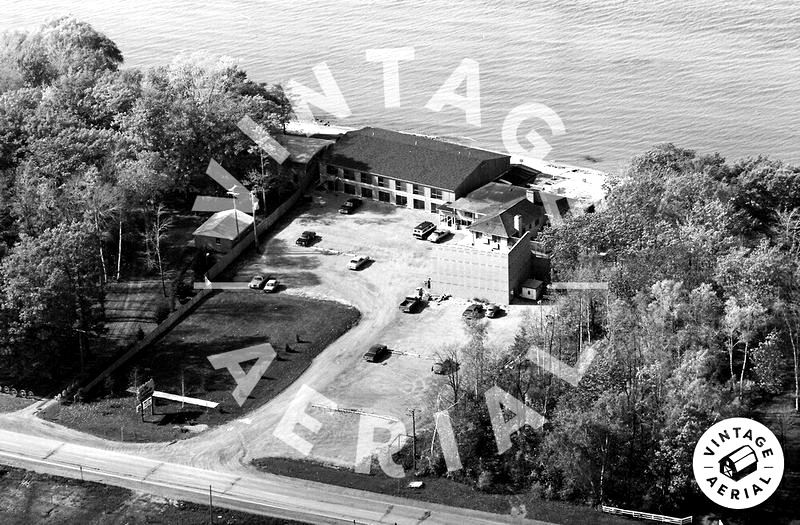 The Breakers Restaurant and Motel (Castaways) - 1981 Aerial (newer photo)